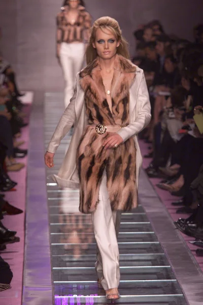 Look 1